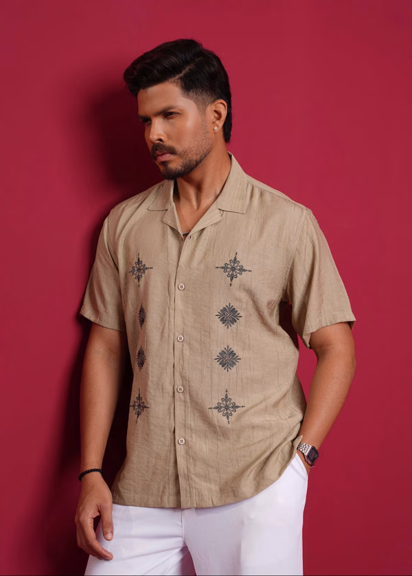 REGULAR FIT HALF SHIRT